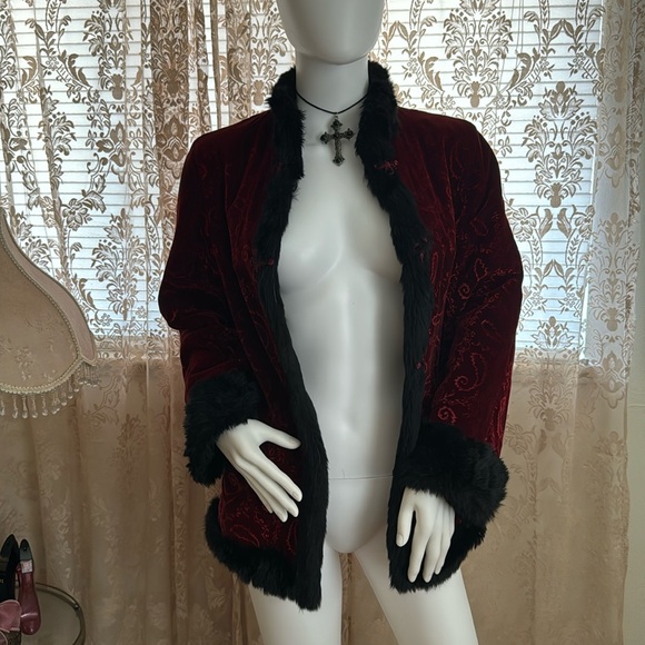 vintage 90s goth red embroidered fur coat - Picture 3 of 6